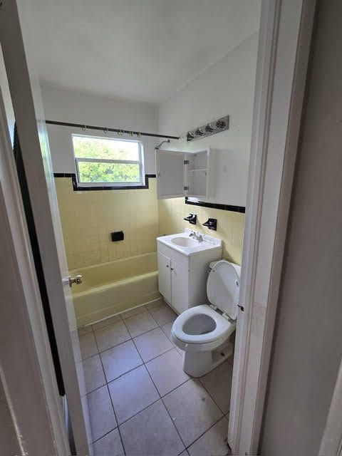 На продажу: $148,990 (3 спален, 1 ванн, 1056 Квадратных фут)