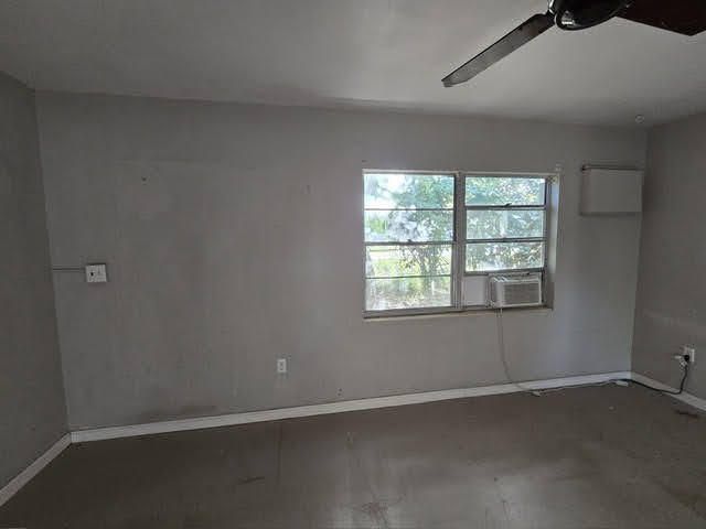 На продажу: $148,990 (3 спален, 1 ванн, 1056 Квадратных фут)