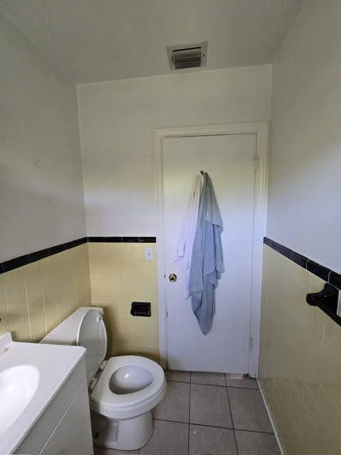 На продажу: $148,990 (3 спален, 1 ванн, 1056 Квадратных фут)