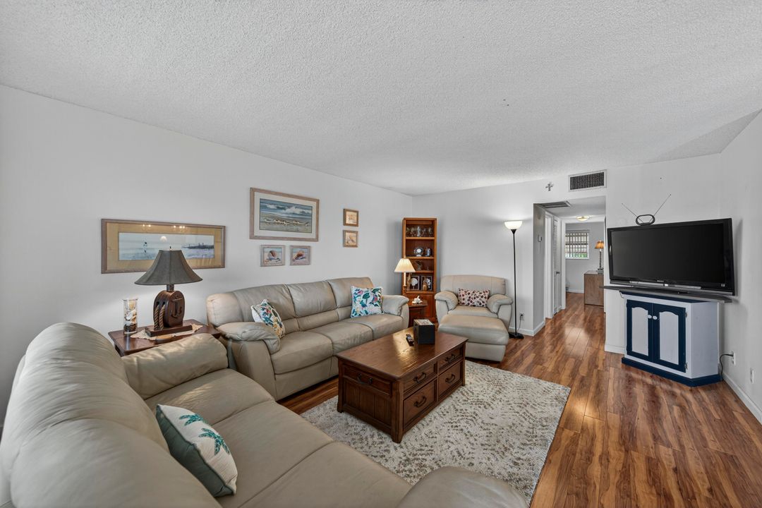 En Renta: $1,750 (2 camas, 2 baños, 1050 Pies cuadrados)