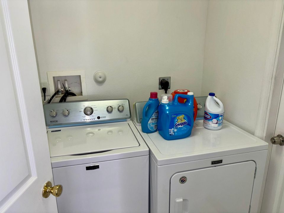 For Sale: $452,500 (4 beds, 3 baths, 2028 Square Feet)