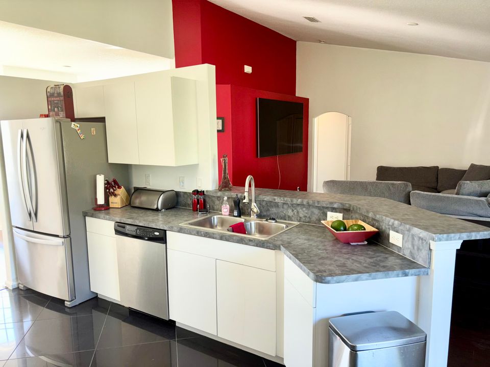 For Sale: $452,500 (4 beds, 3 baths, 2028 Square Feet)