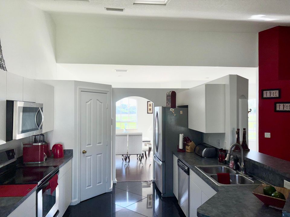 For Sale: $452,500 (4 beds, 3 baths, 2028 Square Feet)