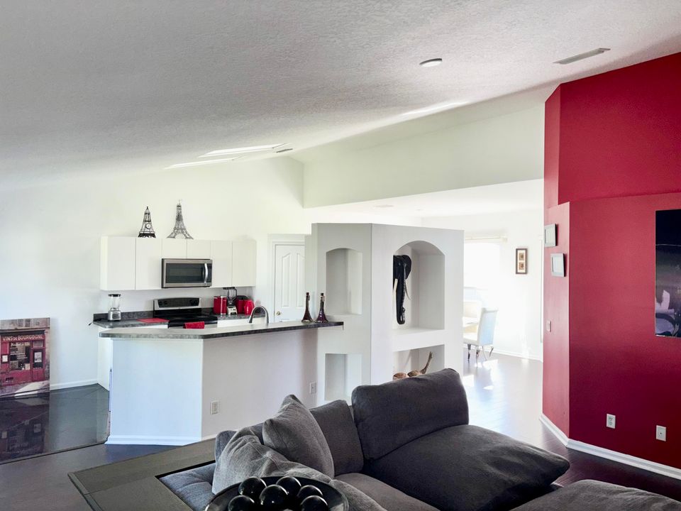 For Sale: $452,500 (4 beds, 3 baths, 2028 Square Feet)