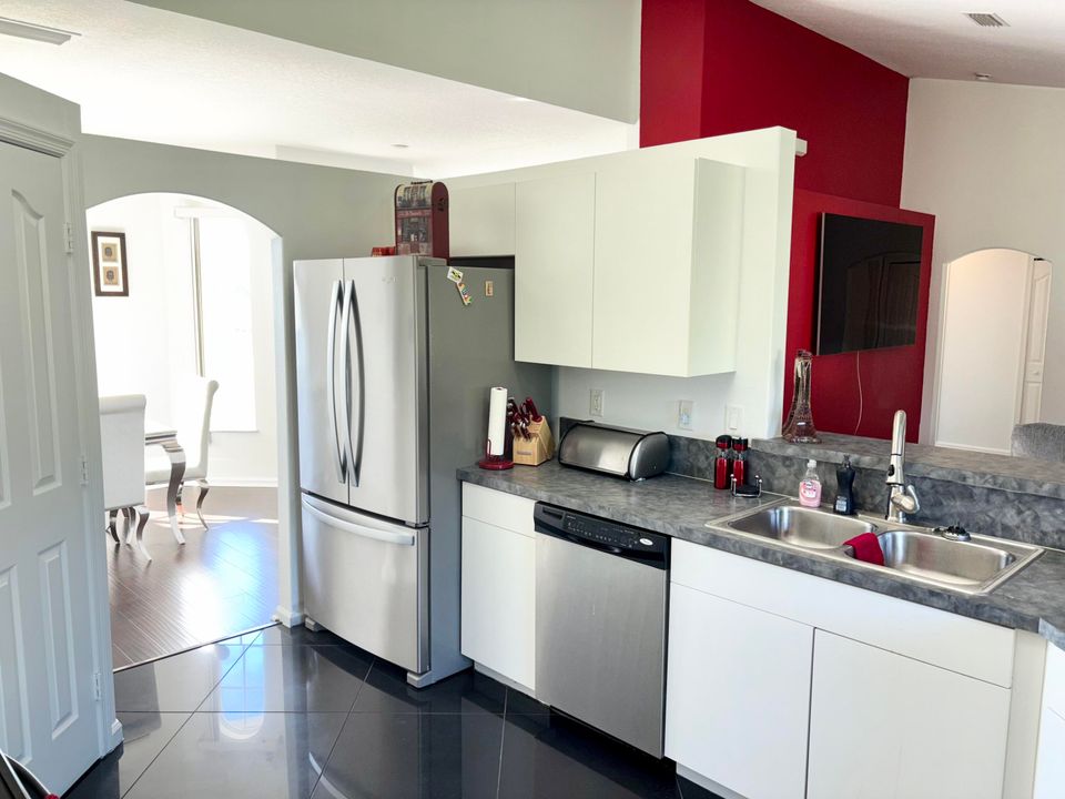 For Sale: $452,500 (4 beds, 3 baths, 2028 Square Feet)