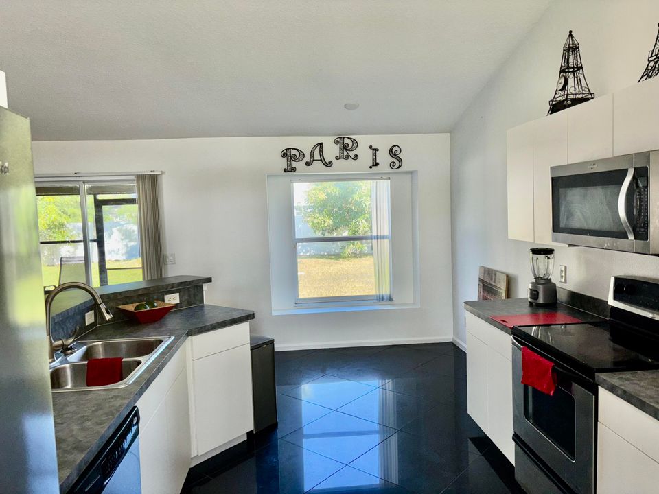 For Sale: $452,500 (4 beds, 3 baths, 2028 Square Feet)