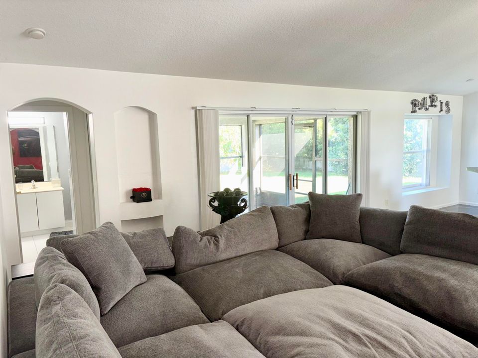 For Sale: $452,500 (4 beds, 3 baths, 2028 Square Feet)