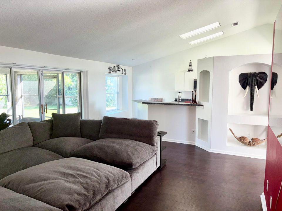 For Sale: $452,500 (4 beds, 3 baths, 2028 Square Feet)