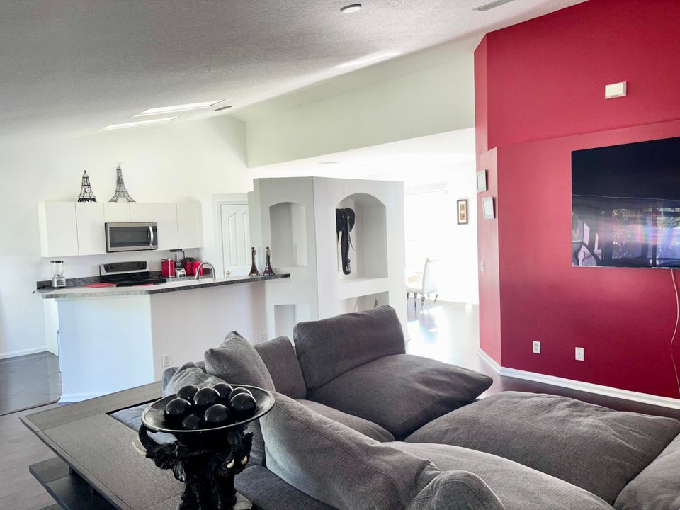 For Sale: $452,500 (4 beds, 3 baths, 2028 Square Feet)