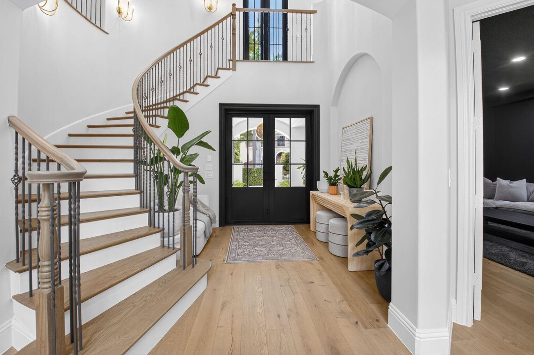 Под контрактом: $3,299,000 (6 спален, 6 ванн, 5818 Квадратных фут)