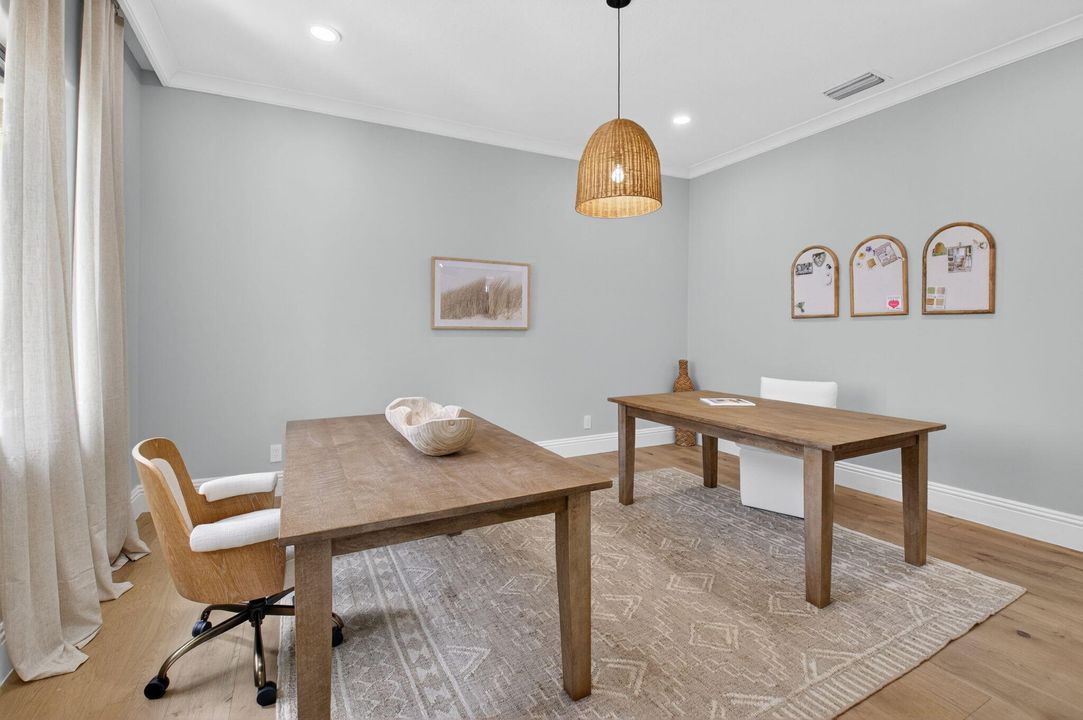 Под контрактом: $3,299,000 (6 спален, 6 ванн, 5818 Квадратных фут)