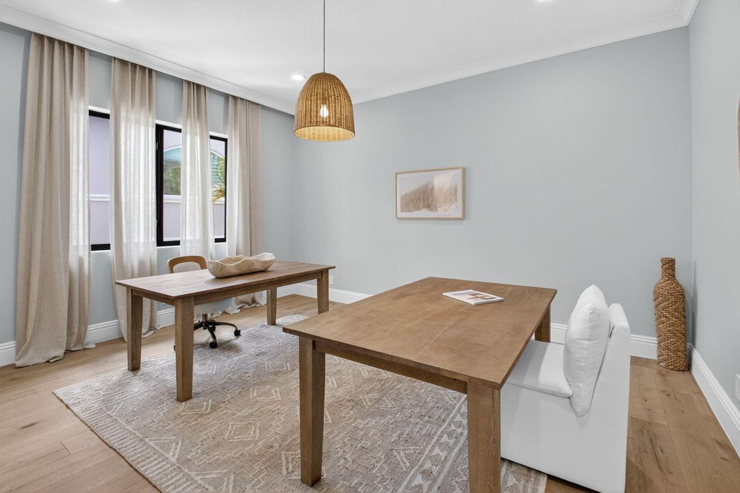 Под контрактом: $3,299,000 (6 спален, 6 ванн, 5818 Квадратных фут)