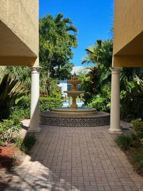 待售: $315,000 (2 贝兹, 2 浴室, 920 平方英尺)