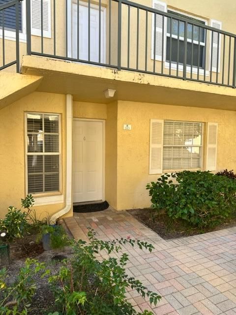 待售: $315,000 (2 贝兹, 2 浴室, 920 平方英尺)