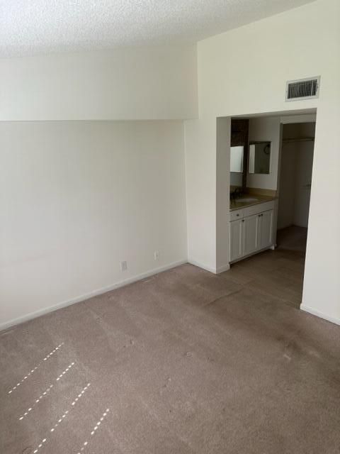 待售: $315,000 (2 贝兹, 2 浴室, 920 平方英尺)