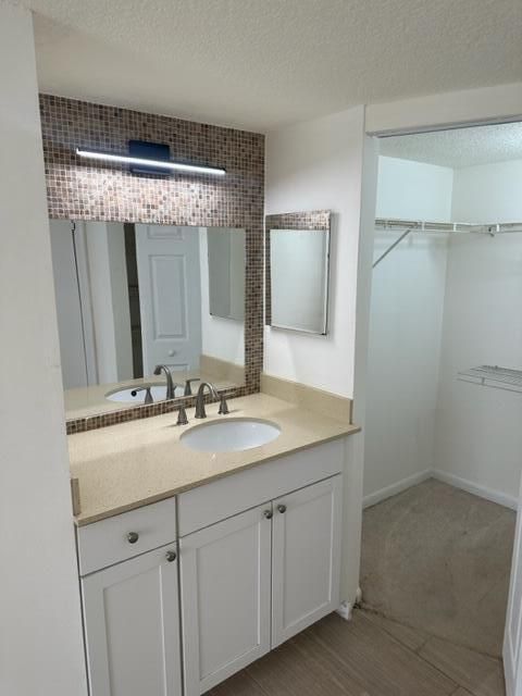 待售: $315,000 (2 贝兹, 2 浴室, 920 平方英尺)