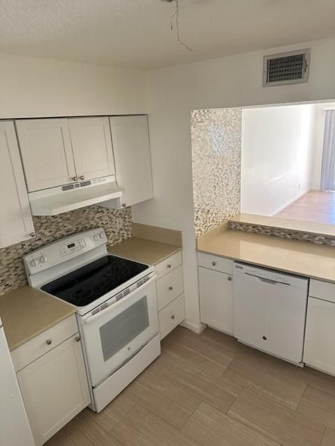 待售: $315,000 (2 贝兹, 2 浴室, 920 平方英尺)