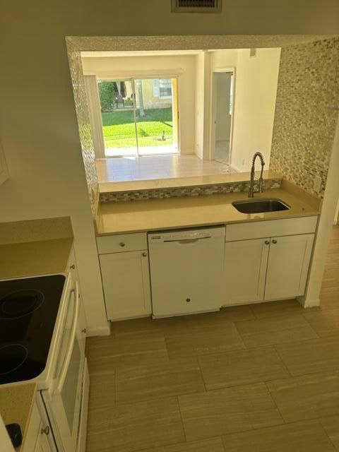 待售: $315,000 (2 贝兹, 2 浴室, 920 平方英尺)