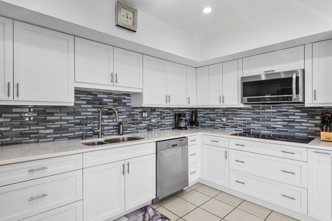 Active With Contract: $1,395,000 (2 beds, 2 baths, 2497 Square Feet)