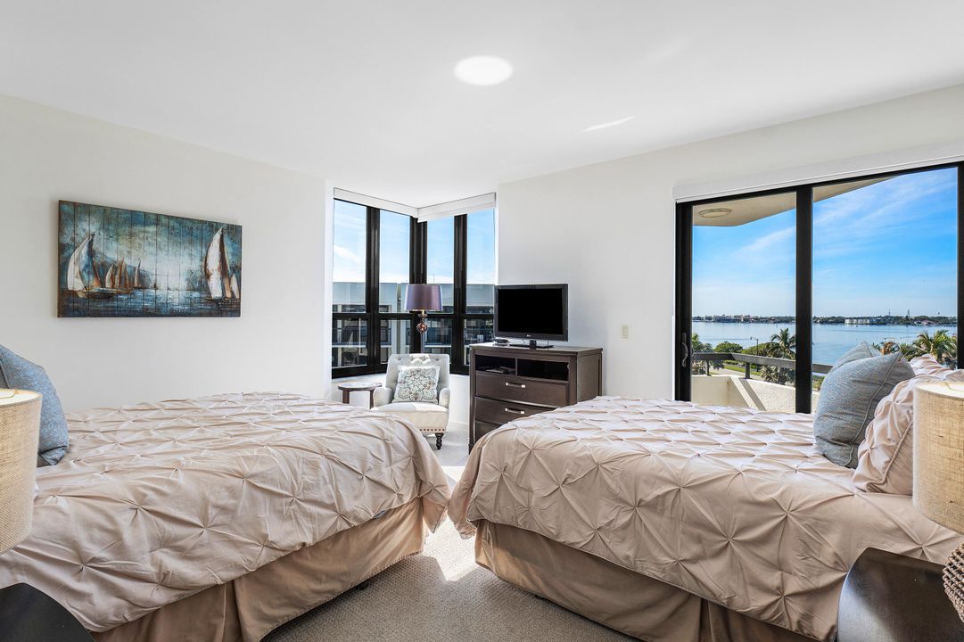 Active With Contract: $1,395,000 (2 beds, 2 baths, 2497 Square Feet)