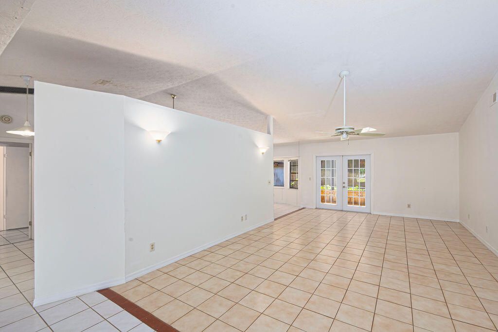 Active With Contract: $319,000 (3 beds, 2 baths, 1774 Square Feet)