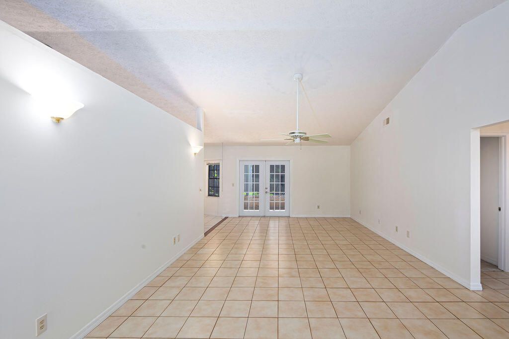 Active With Contract: $319,000 (3 beds, 2 baths, 1774 Square Feet)