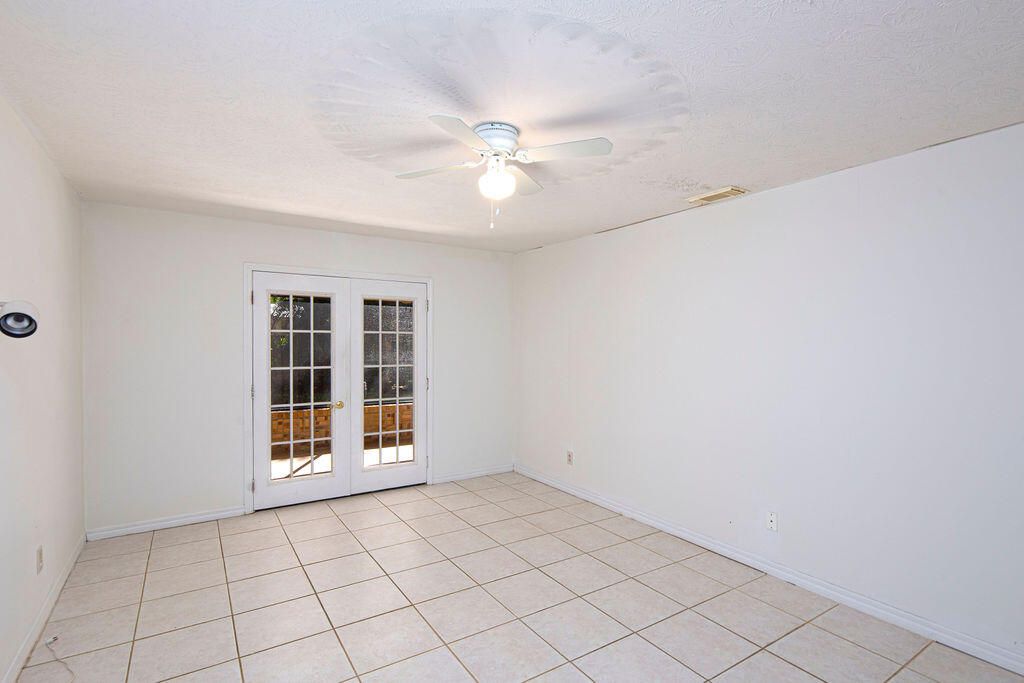 Active With Contract: $319,000 (3 beds, 2 baths, 1774 Square Feet)