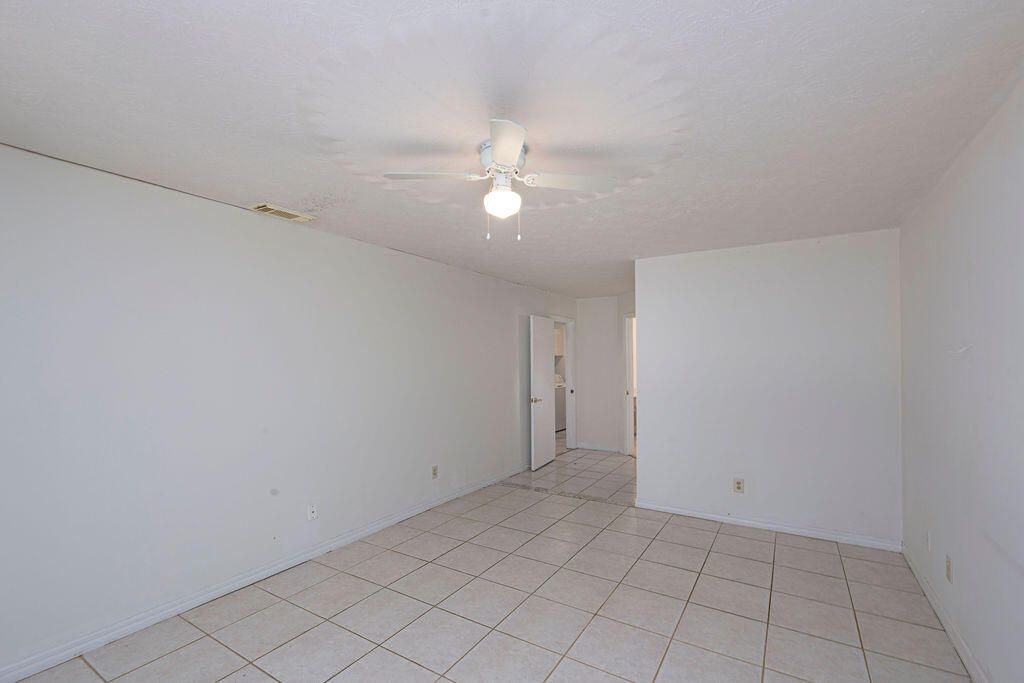 Active With Contract: $319,000 (3 beds, 2 baths, 1774 Square Feet)