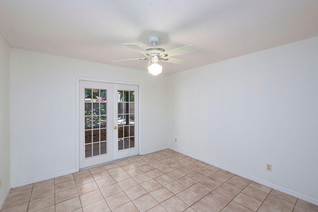 Active With Contract: $319,000 (3 beds, 2 baths, 1774 Square Feet)