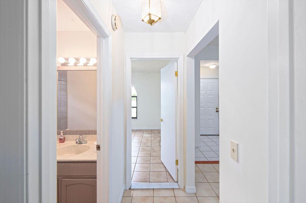 Active With Contract: $319,000 (3 beds, 2 baths, 1774 Square Feet)