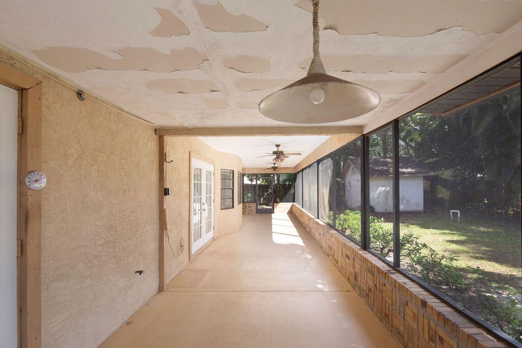 Active With Contract: $319,000 (3 beds, 2 baths, 1774 Square Feet)