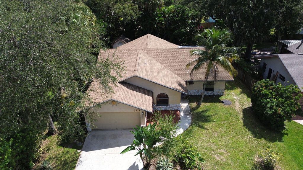 Active With Contract: $319,000 (3 beds, 2 baths, 1774 Square Feet)