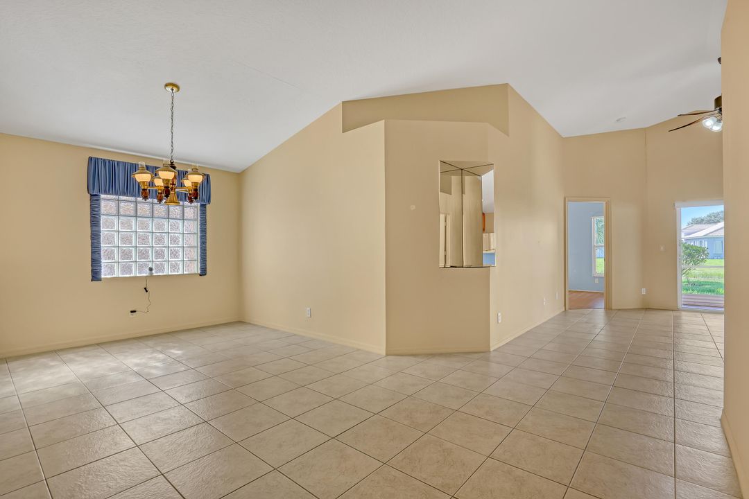 合同活跃: $345,000 (3 贝兹, 2 浴室, 1537 平方英尺)