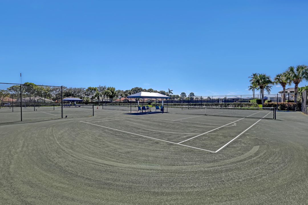 合同活跃: $345,000 (3 贝兹, 2 浴室, 1537 平方英尺)