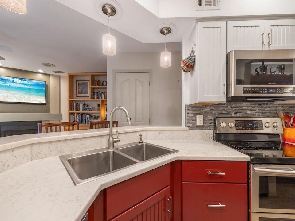 待售: $399,000 (2 贝兹, 2 浴室, 1665 平方英尺)