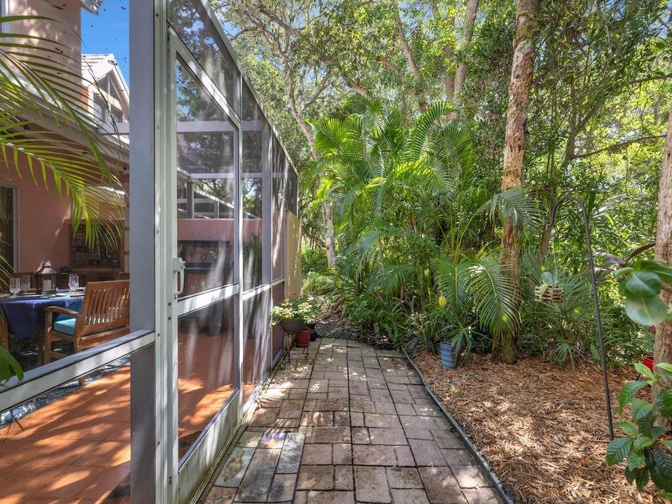 待售: $399,000 (2 贝兹, 2 浴室, 1665 平方英尺)