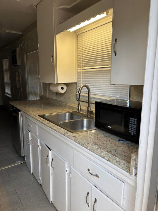 For Sale: $750,000 (0 beds, 0 baths, 4223 Square Feet)