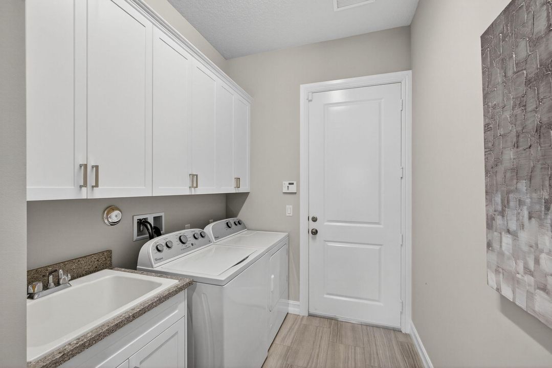 待售: $987,500 (2 贝兹, 2 浴室, 2124 平方英尺)