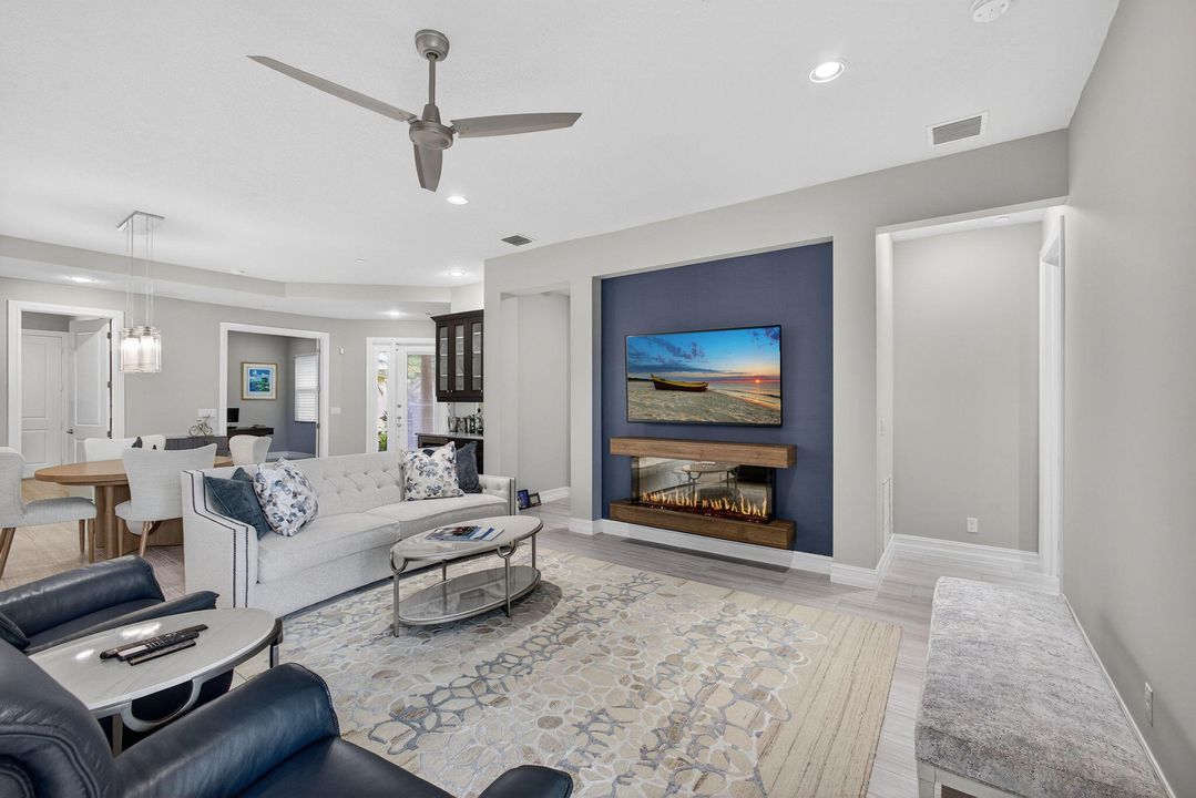 待售: $987,500 (2 贝兹, 2 浴室, 2124 平方英尺)