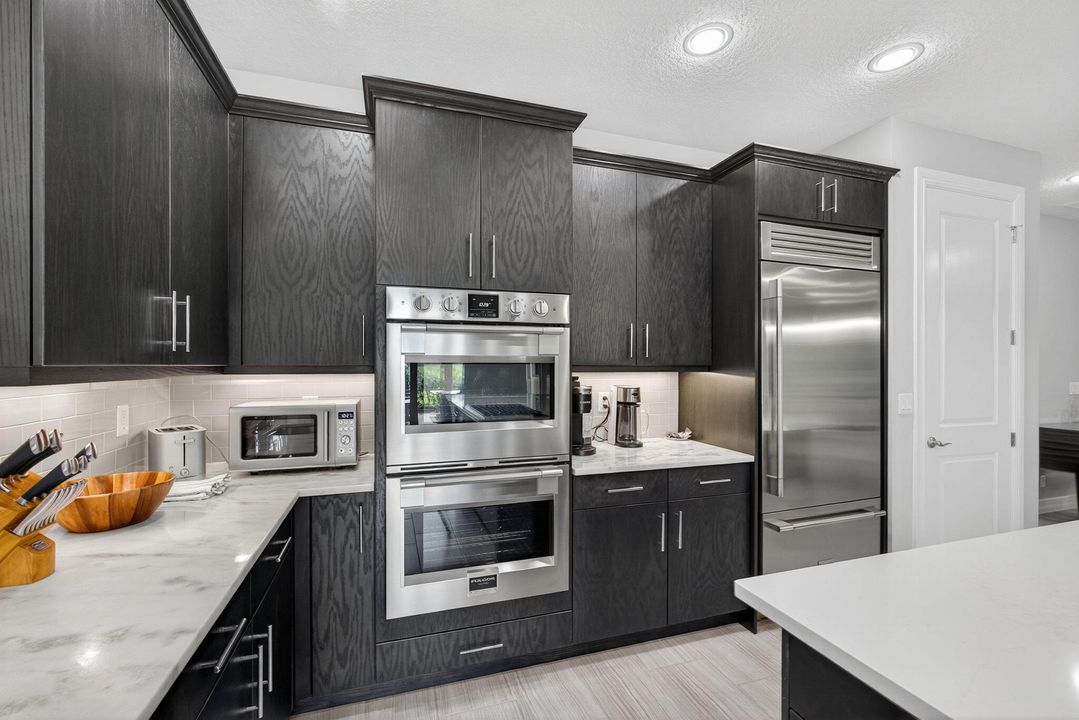 待售: $987,500 (2 贝兹, 2 浴室, 2124 平方英尺)