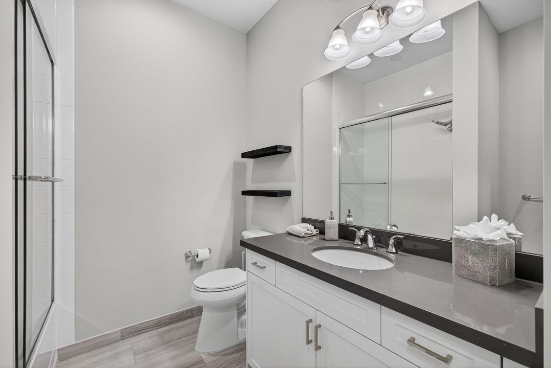 待售: $987,500 (2 贝兹, 2 浴室, 2124 平方英尺)