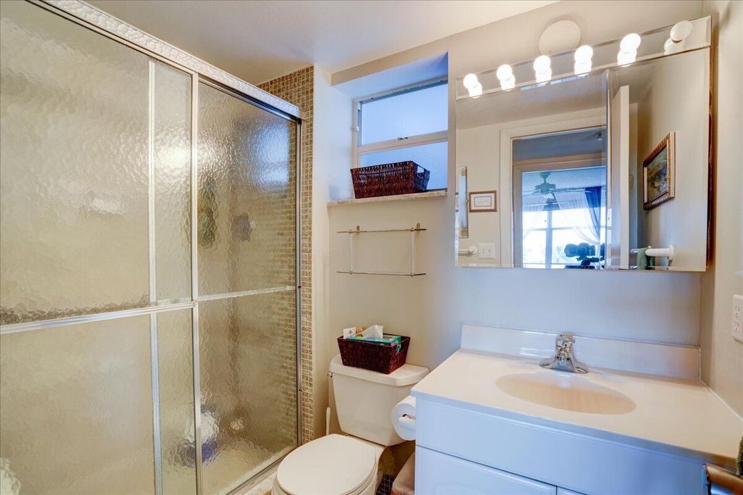 For Sale: $279,900 (2 beds, 2 baths, 803 Square Feet)