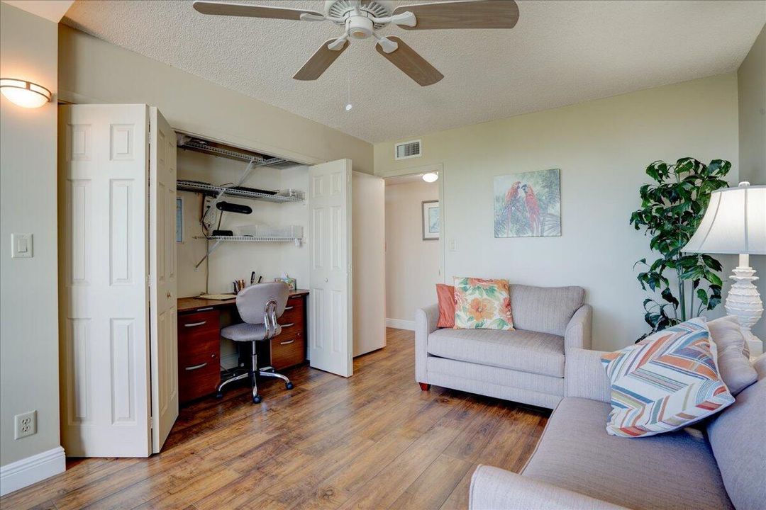 For Sale: $279,900 (2 beds, 2 baths, 803 Square Feet)