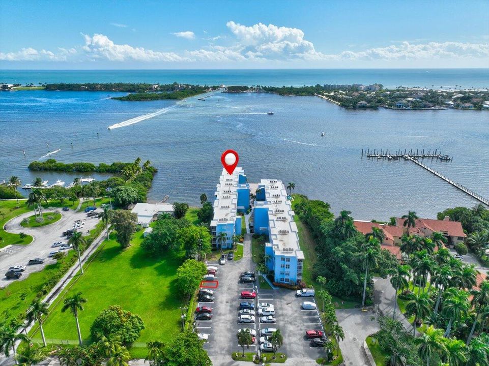 For Sale: $279,900 (2 beds, 2 baths, 803 Square Feet)