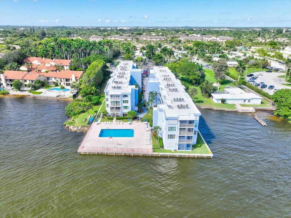 For Sale: $279,900 (2 beds, 2 baths, 803 Square Feet)