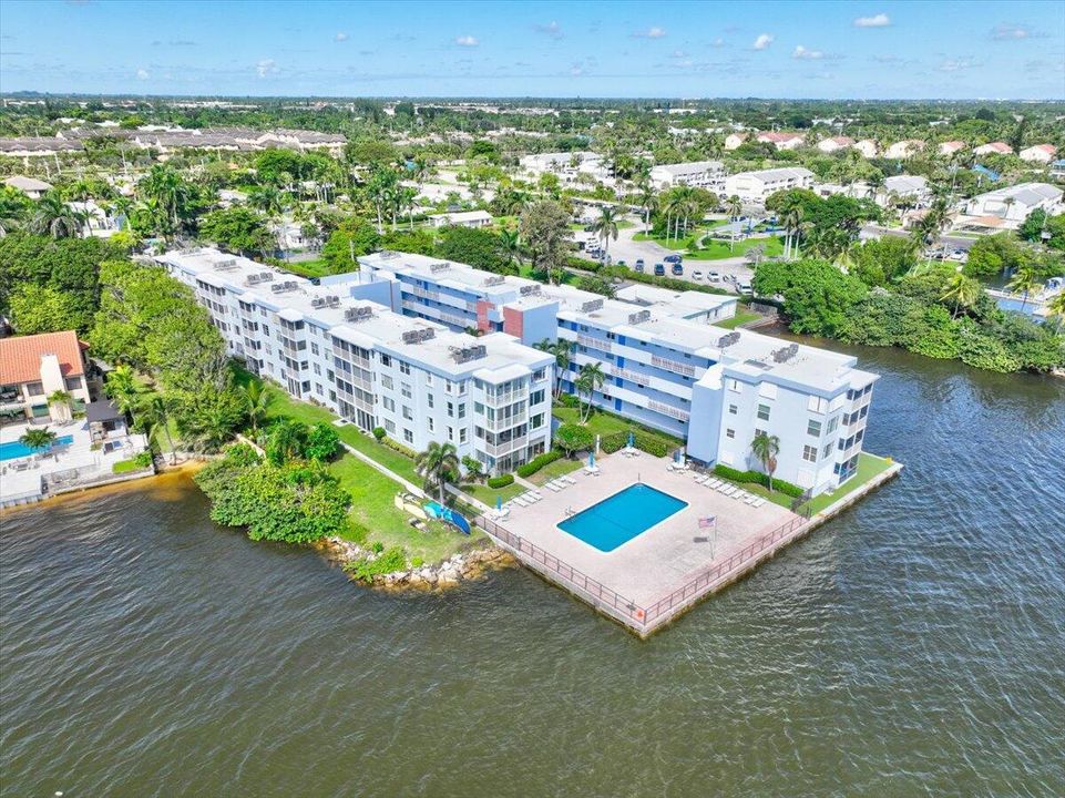 For Sale: $279,900 (2 beds, 2 baths, 803 Square Feet)