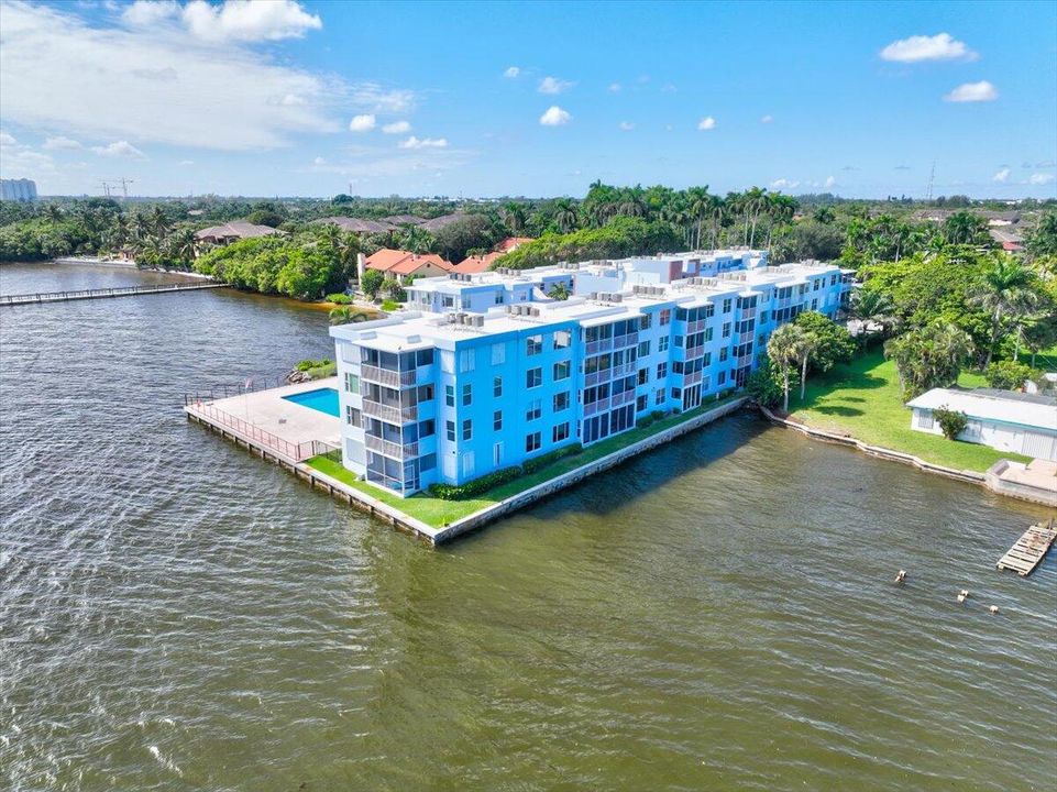 For Sale: $279,900 (2 beds, 2 baths, 803 Square Feet)