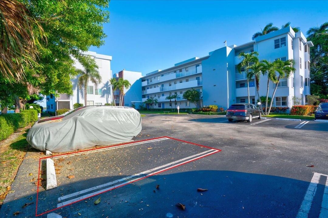 For Sale: $279,900 (2 beds, 2 baths, 803 Square Feet)