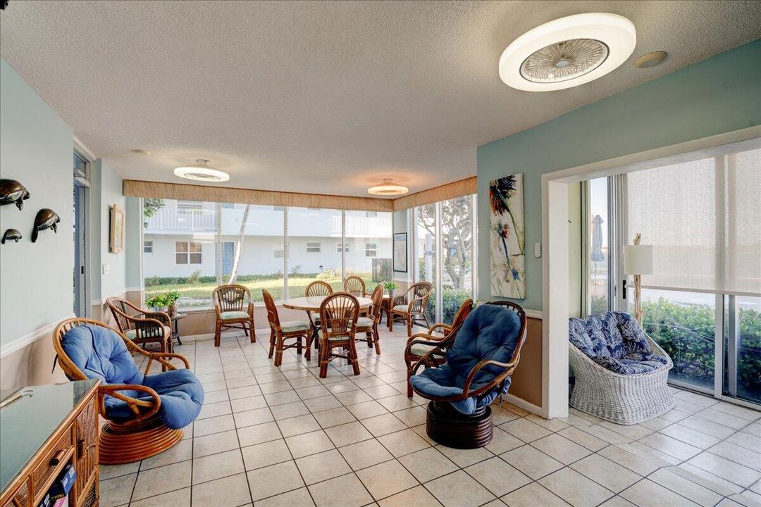 For Sale: $279,900 (2 beds, 2 baths, 803 Square Feet)