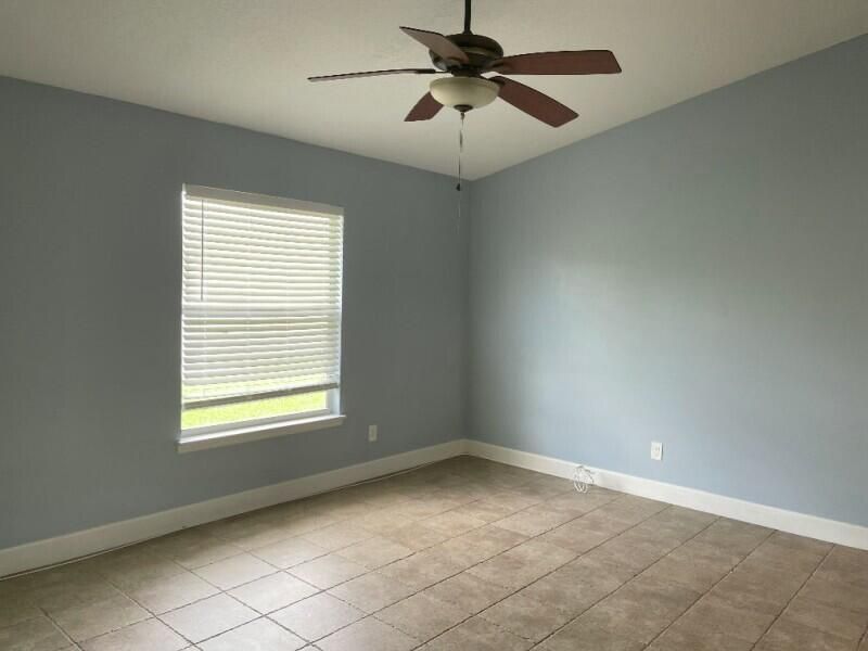 Activo con contrato: $239,900 (3 camas, 2 baños, 1152 Pies cuadrados)